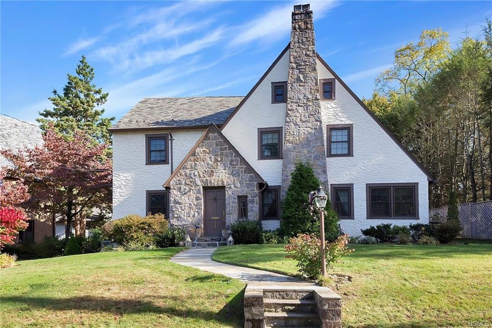 184 Pondfield Rd W, Bronxville, NY 10708 - photo 1