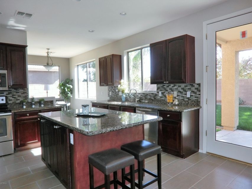 3463 E Powell Way (15)