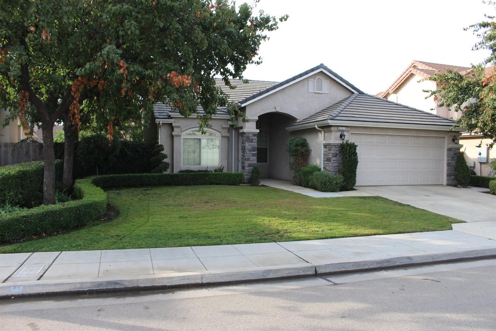 6533 E Cornell Ave, Fresno, CA 93727 - photo 1