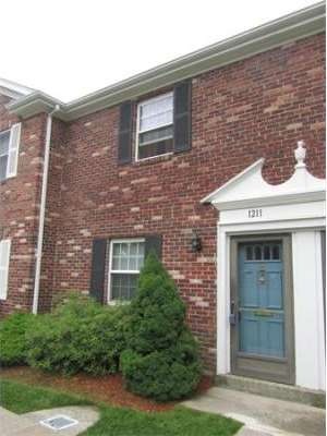 1211 Windsor Dr, Framingham, MA 01701 - photo 1