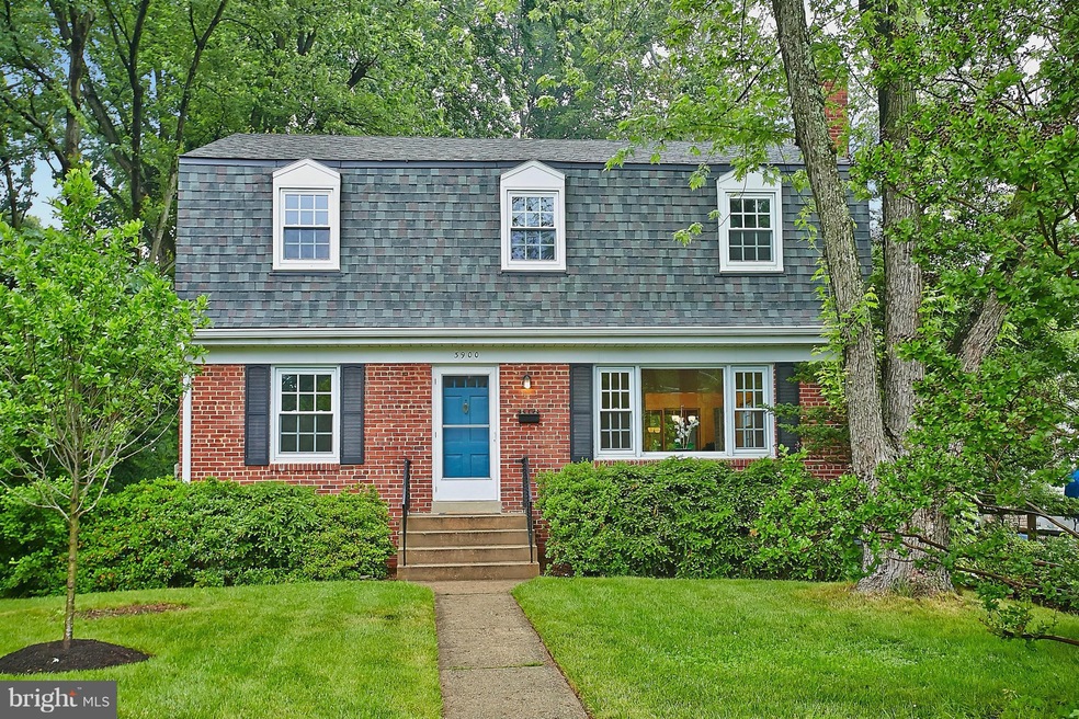 3900 Whispering Ln, Falls Church, VA 22041 - photo 1