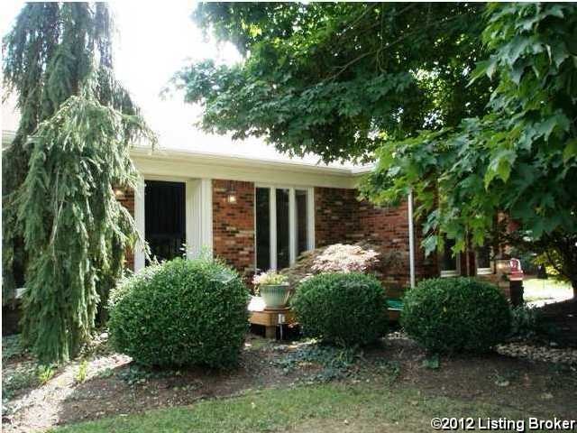 460 Twin Oaks Dr, Mount Washington, KY 40047 - photo 1