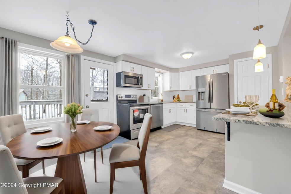 8879 Chipmunk Ln, Tobyhanna, PA 18466 - photo 1