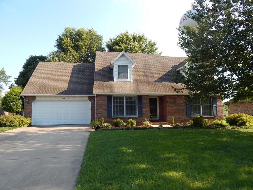 306 W Aven Ave, Nixa, MO 65714 - photo 1