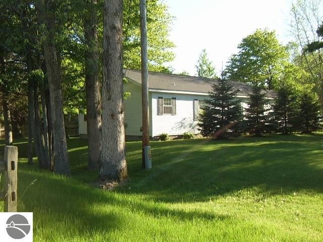 5820 E Vera Ln, Au Gres, MI 48703 - photo 1