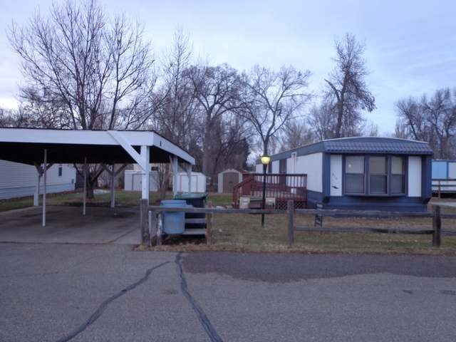 810 N Woodland Dr, Mandan, ND 58554 - photo 1