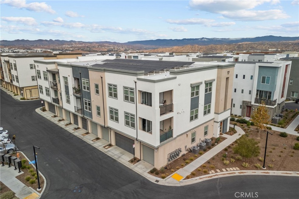 Beautiful Complex in Five Point Valencia