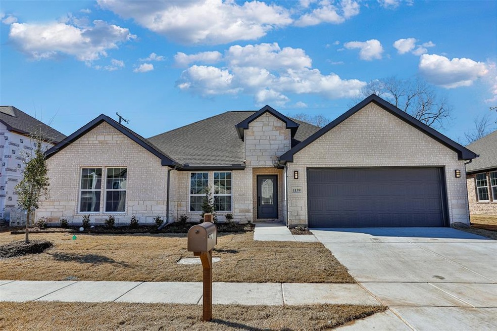 1139 Vintage Ave, Gainesville, TX 76240 - photo 1