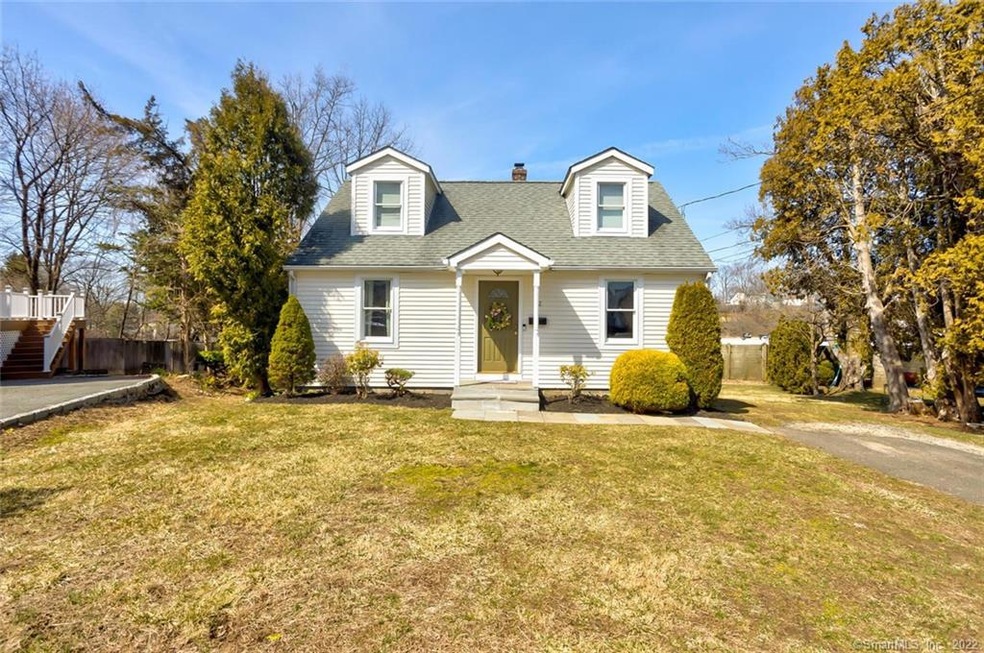 32 Ambler Dr, Norwalk, CT 06851 - photo 1