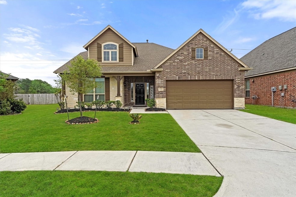 16718 E Whimbrel Cir, Conroe, TX 77385 - photo 1