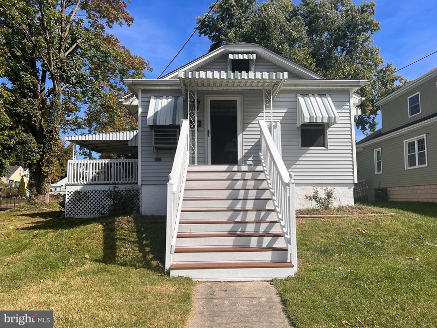 890 Crescent Ave, Runnemede, NJ 08078 - photo 1