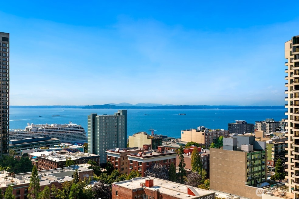 Royal Crest unit 1702, Seattle, WA 98121 - photo 1