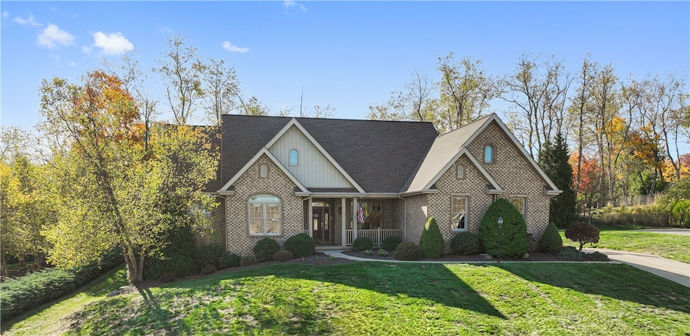 612 Greenleaf Ct, Eighty Four, PA 15330 - photo 1