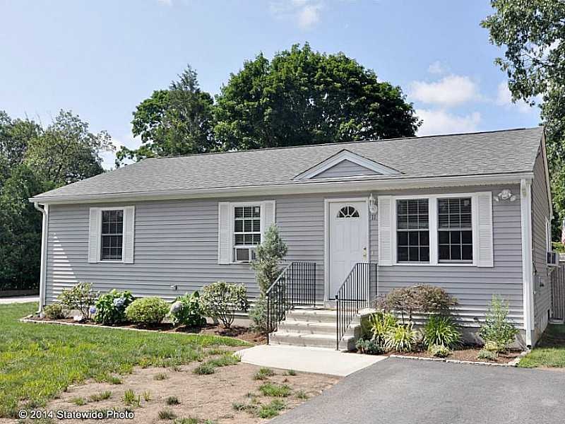 11 Lakeview Dr, Cranston, RI 02910 - photo 1