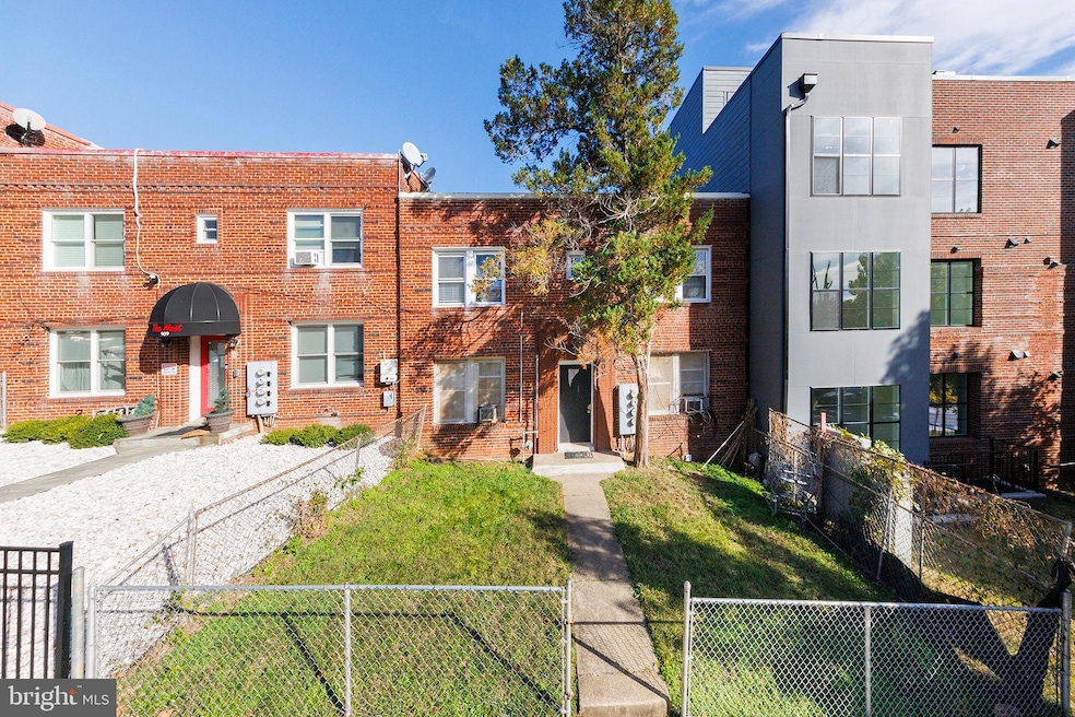 905 19th St NE unit 1, Washington, DC 20002 - photo 1