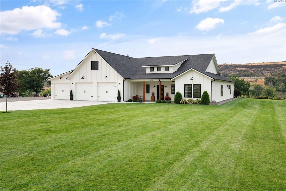 Pending $1,075,000 • Co-Listing Agent