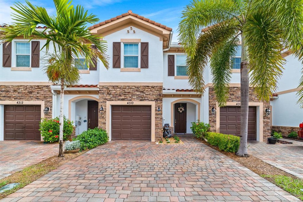 4310 Brewster Ln, West Palm Beach, FL 33417 - photo 1