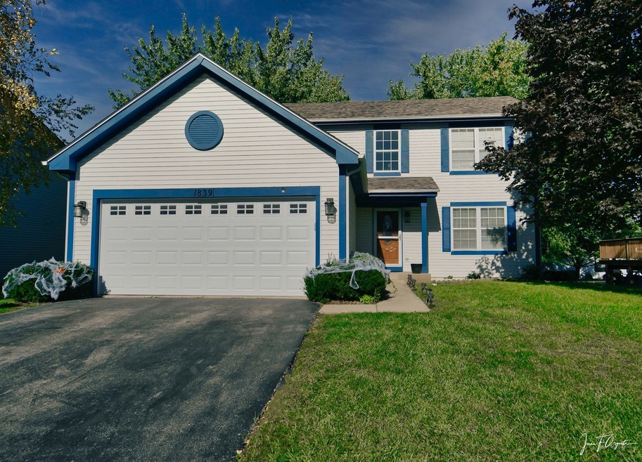 1839 Cambridge Dr, Carpentersville, IL 60110 - photo 1