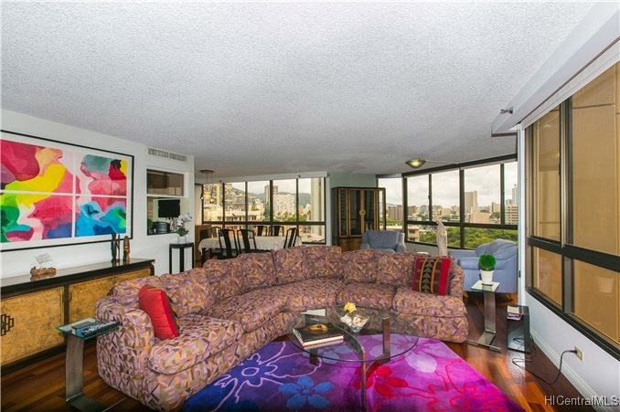 A very spacious and comfortable living area. A rar