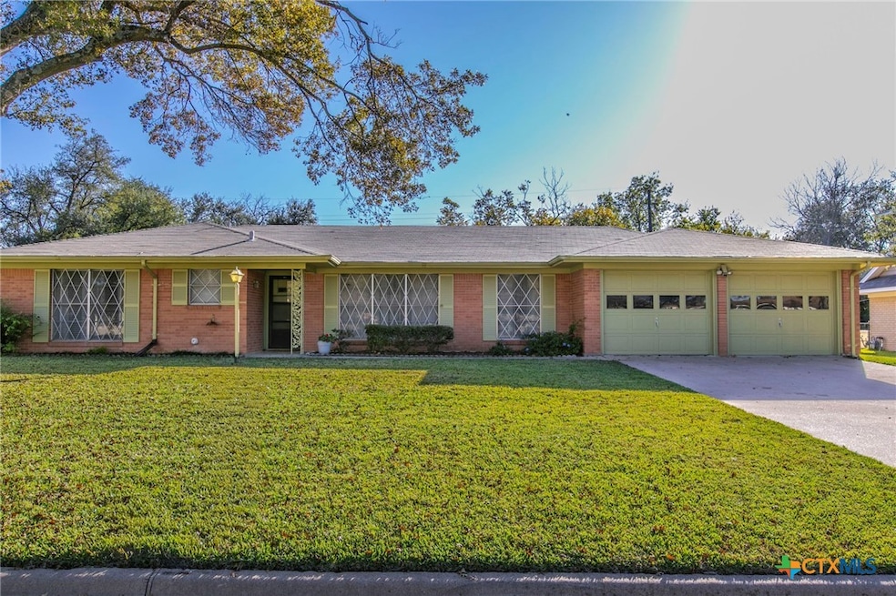 207 W Welton Ave, Temple, TX 76501 - photo 1