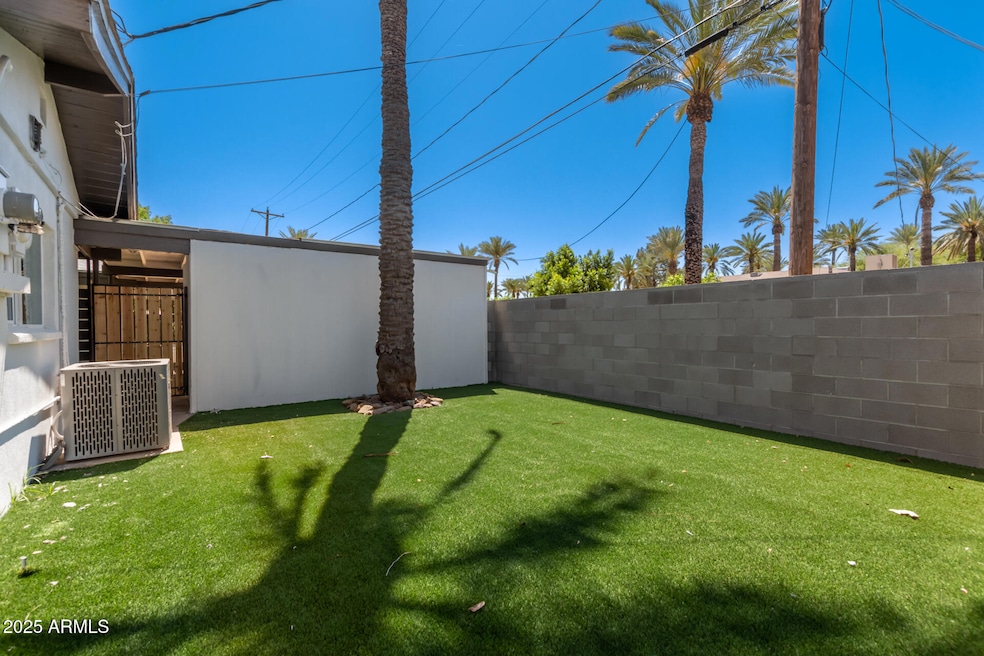 0039-39 - Broadway #103 (1)