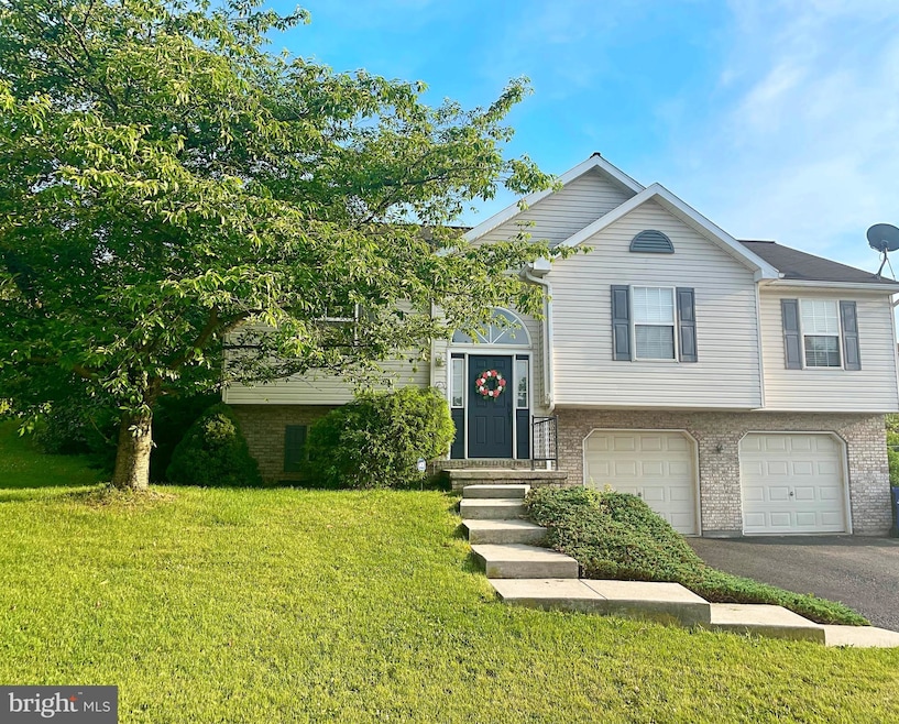 311 Winding Way, Womelsdorf, PA 19567 - photo 1