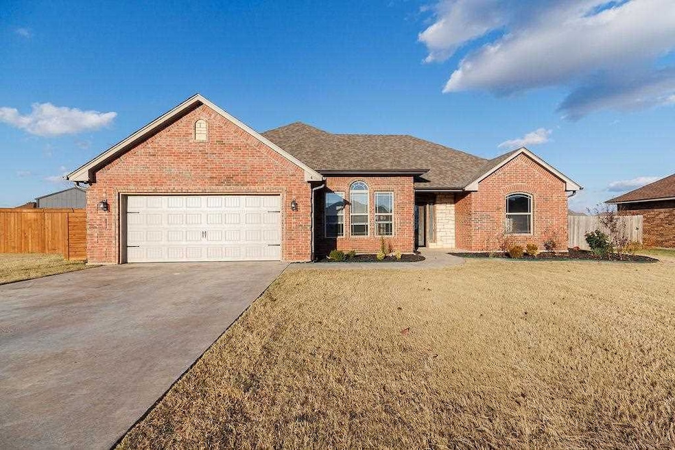 1209 Pebble Trail, Elgin, OK 73538 - photo 1