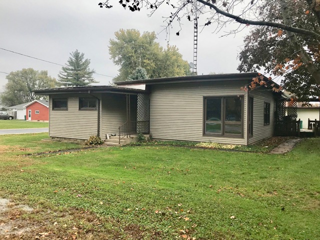 202 Elm St, Cedar Point, IL 61316 - photo 1