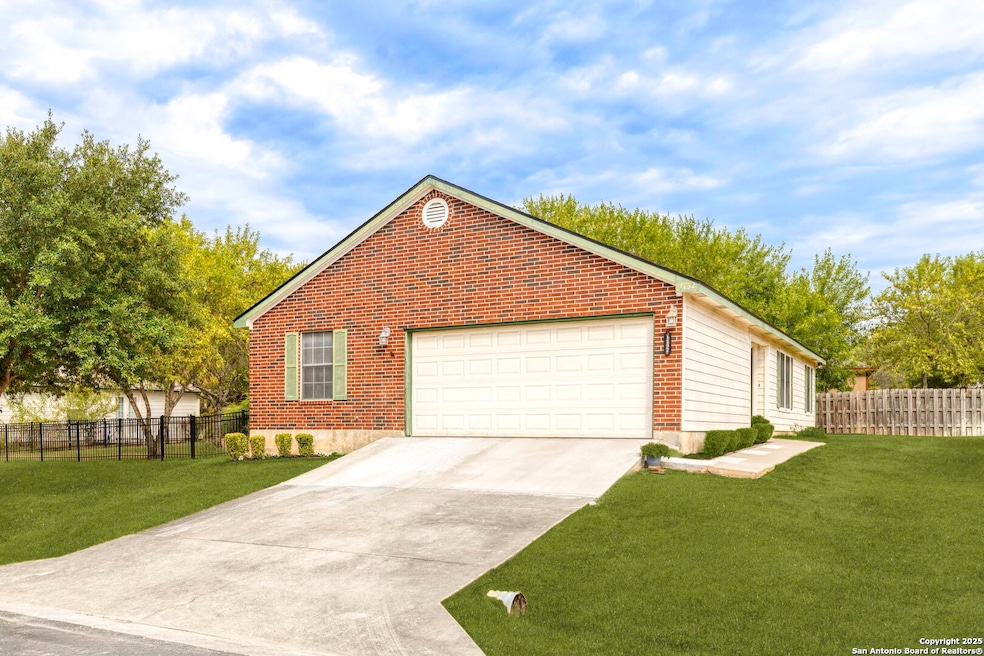 1132 Mira Loma Ln, San Marcos, TX 78666 - photo 1