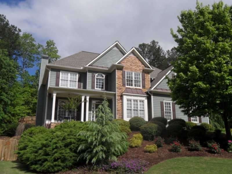 Exterior Front. Traditional Beauty