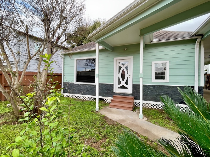 4808 Michaux St unit 1, Houston, TX 77009 - photo 1