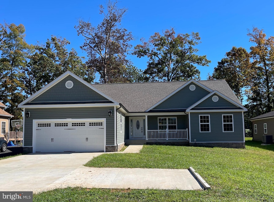 328 Stratford Cir, Locust Grove, VA 22508 - photo 1