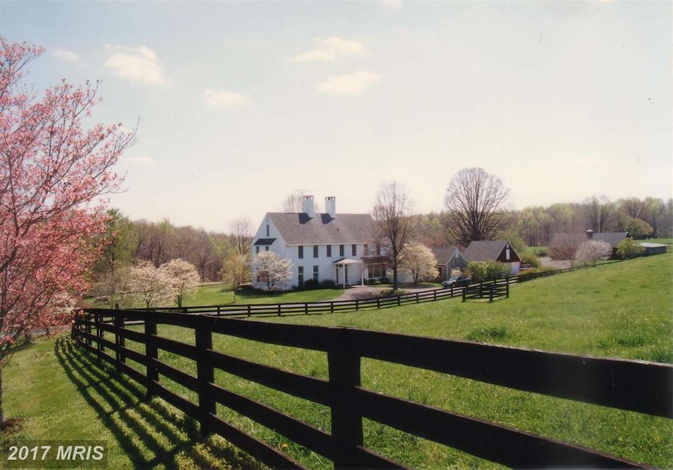 9117 Harts Mill Rd, Warrenton, VA 20186 - photo 1