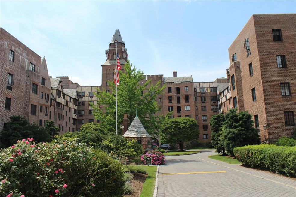 Blind Brook Lodge unit D32, Rye, NY 10580 - photo 1