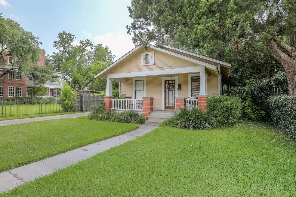 1519 Oxford St, Houston, TX 77008 - photo 1