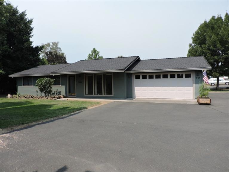 1507 N Modoc Ave, Medford, OR 97504 - photo 1