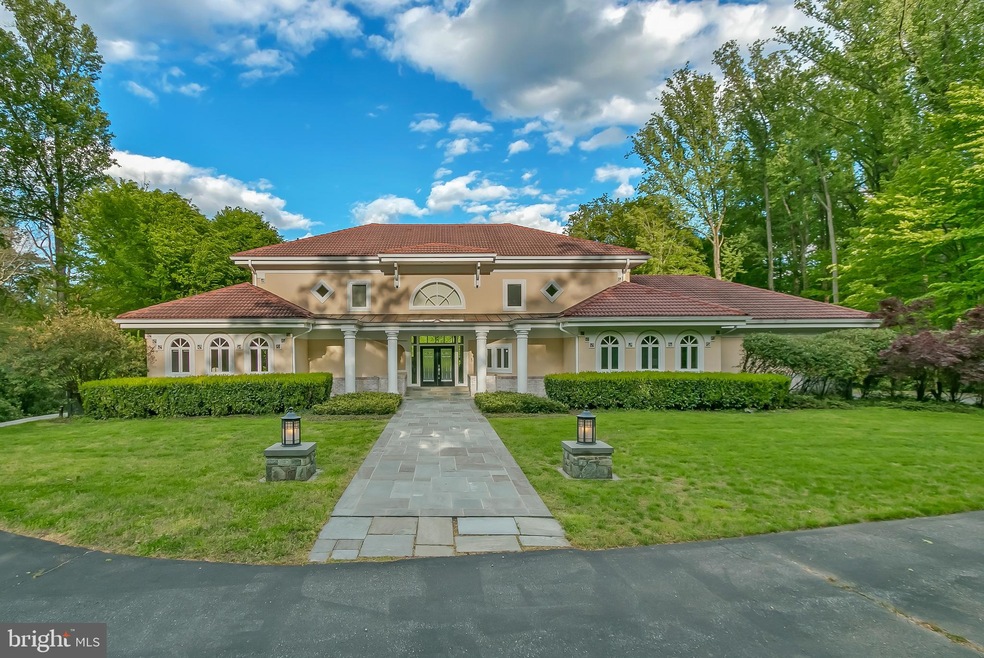 8513 Horseshoe Ln, Potomac, MD 20854 - photo 1