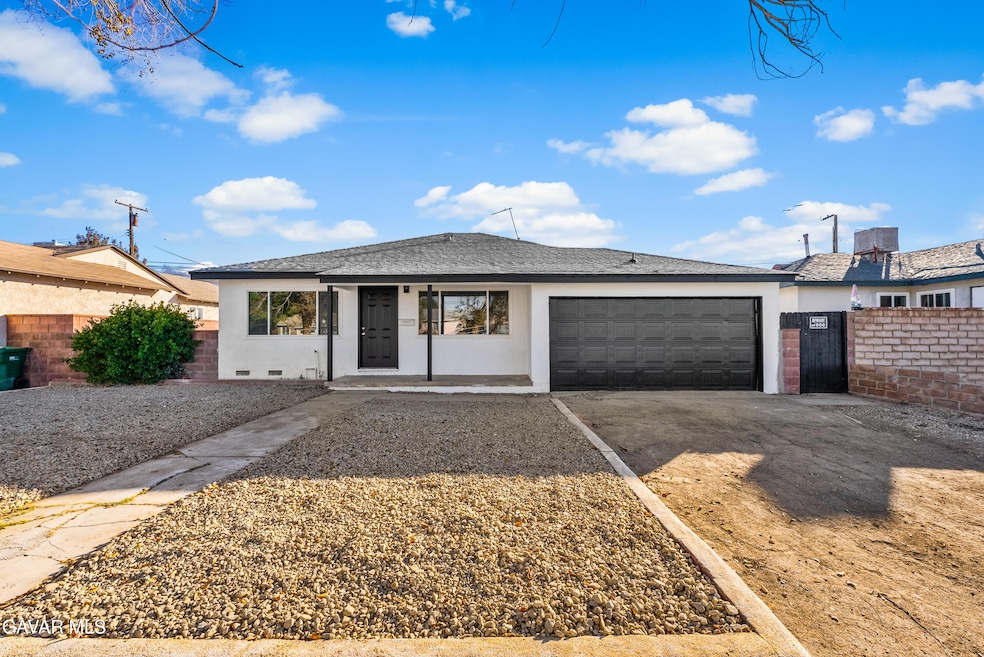 638 Avenue H-12, Lancaster, CA 93534 - photo 1