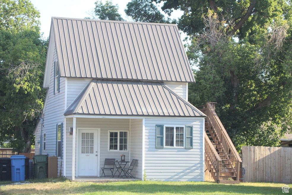 279 W 300 N, Hyrum, UT 84319 - photo 1