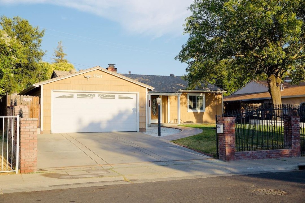 7541 South Pkwy, Sacramento, CA 95823 - photo 1