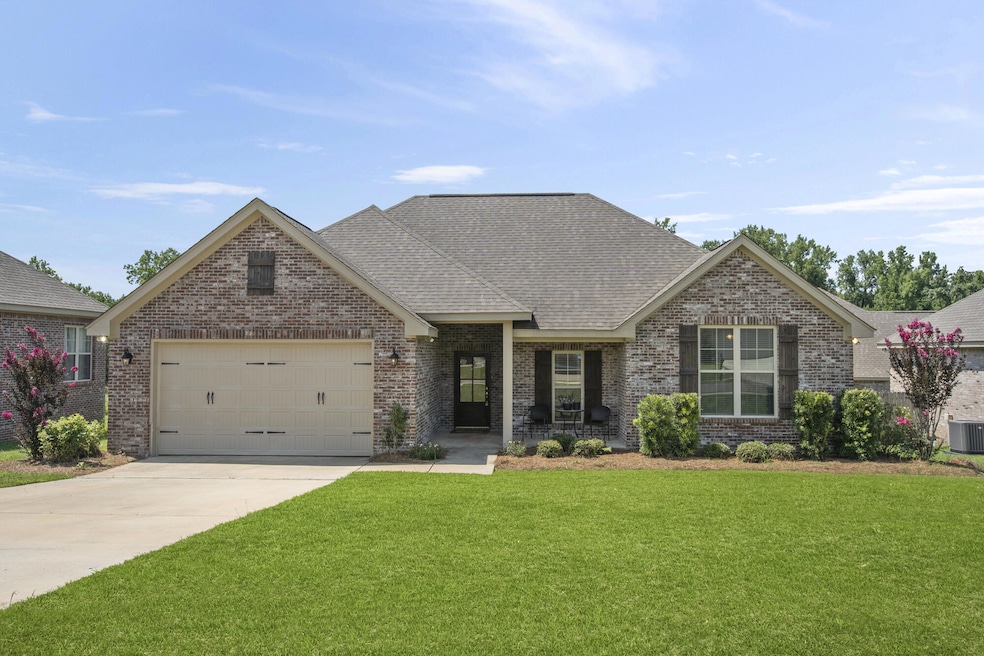 104 Coastal Oak, Hattiesburg, MS 39402 - photo 1