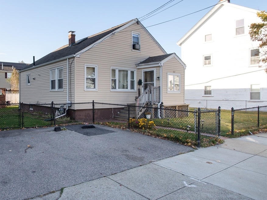 267 Montaup St, Fall River, MA 02724 - photo 1