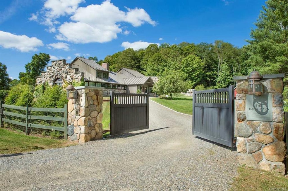 322 Valley Farm Rd unit 326, Millbrook, NY 12545 - photo 1