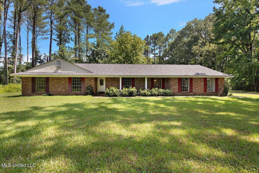 8889 Castalian Springs
