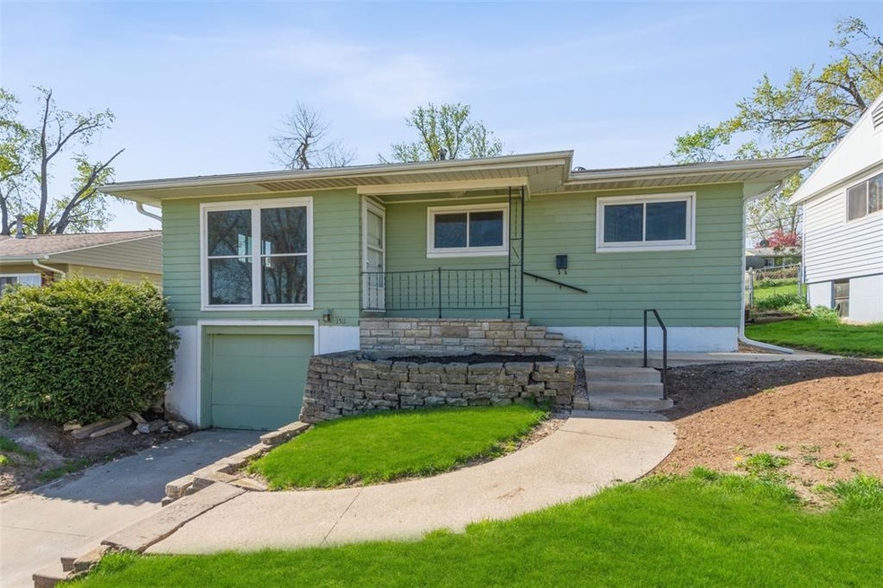 1511 13th Ave SW, Cedar Rapids, IA 52404 - photo 1