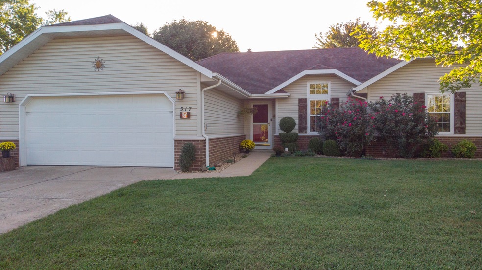 517 N. Hightower Nixa, MO-1-2