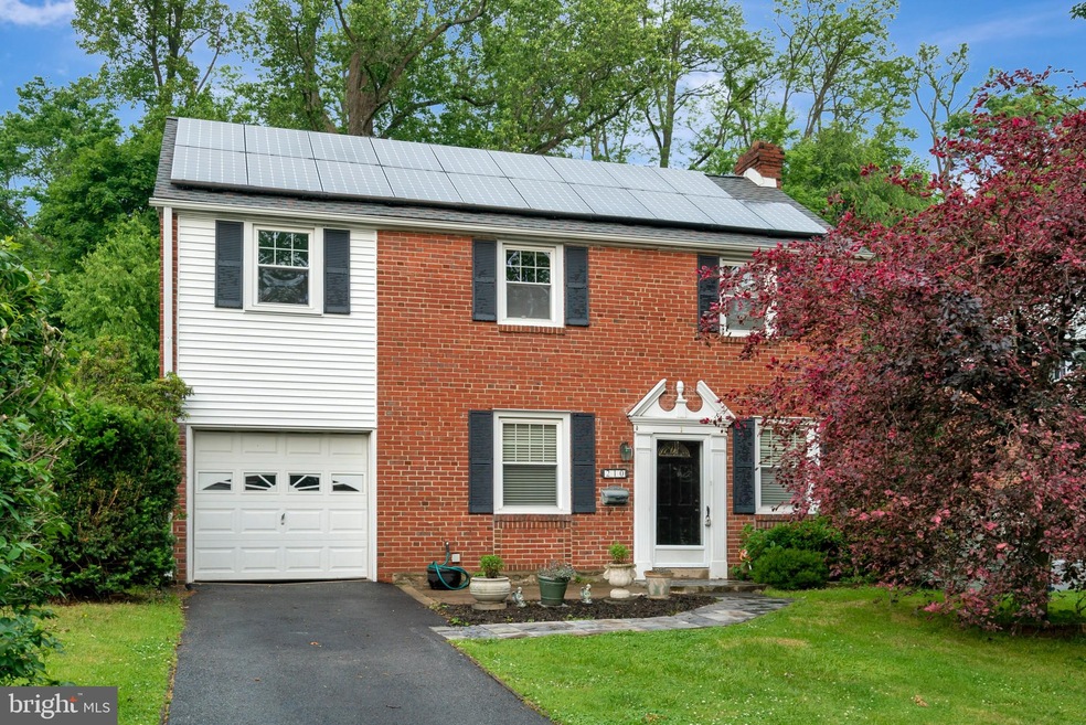 210 Greenbrier Ln, Havertown, PA 19083 - photo 1