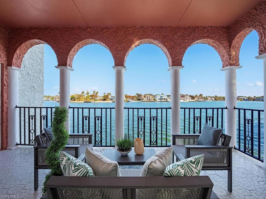 Balcony featuring an outdoor hangout area and a wa