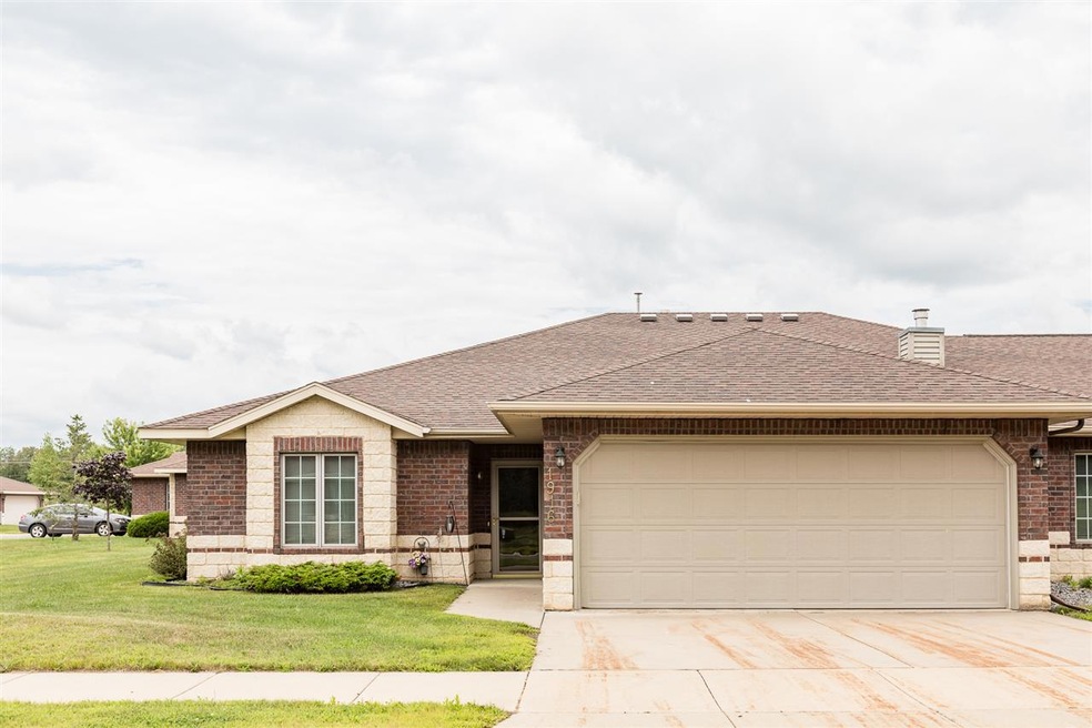 1916 Bluebell Ln, Stevens Point, WI 54482 - photo 1