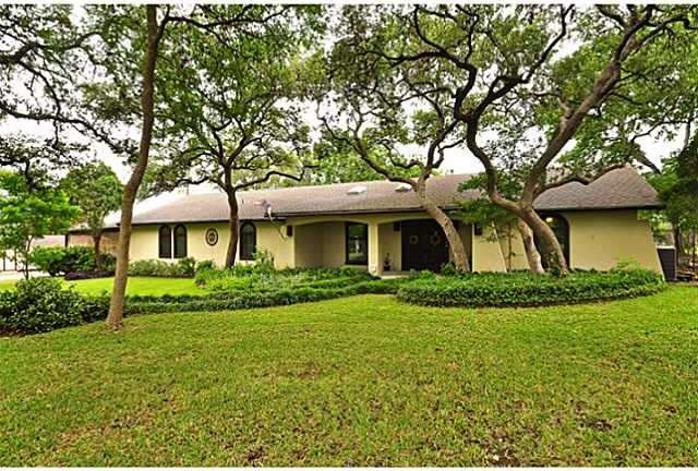 5711 Reynolds Rd - classic ranch-style home